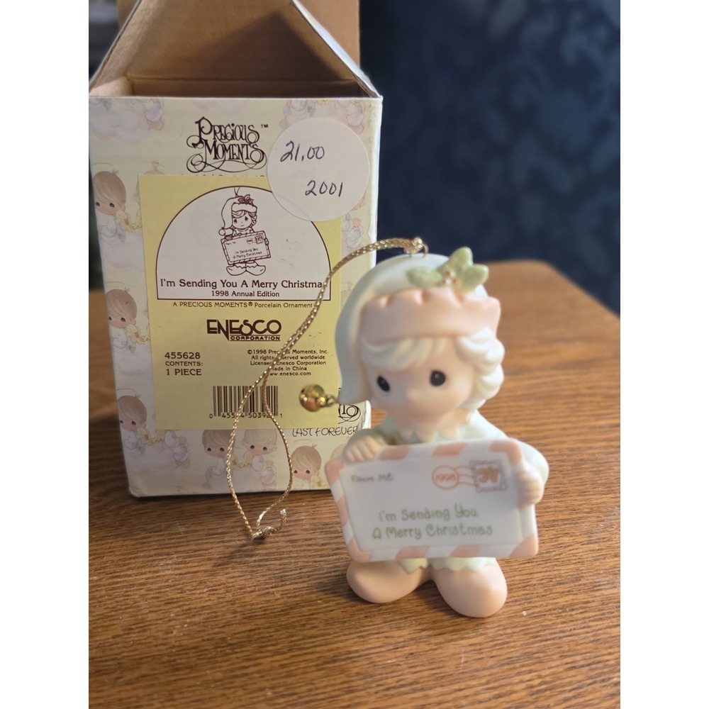 Precious‎ Moments 1998 Annual Figurine "I'm Sending You A Merry Christmas" w/box